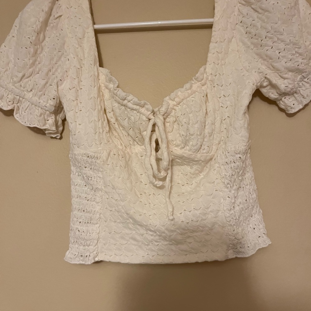 Short puffy sleeve top